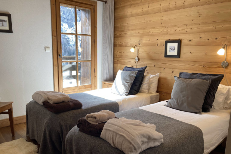 Chalet Le Vallon bedroom 1